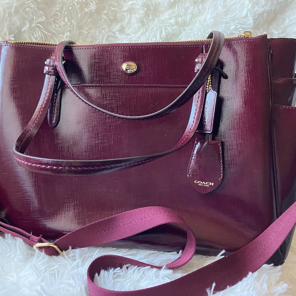 Coach Tote in gorgeous maroon
